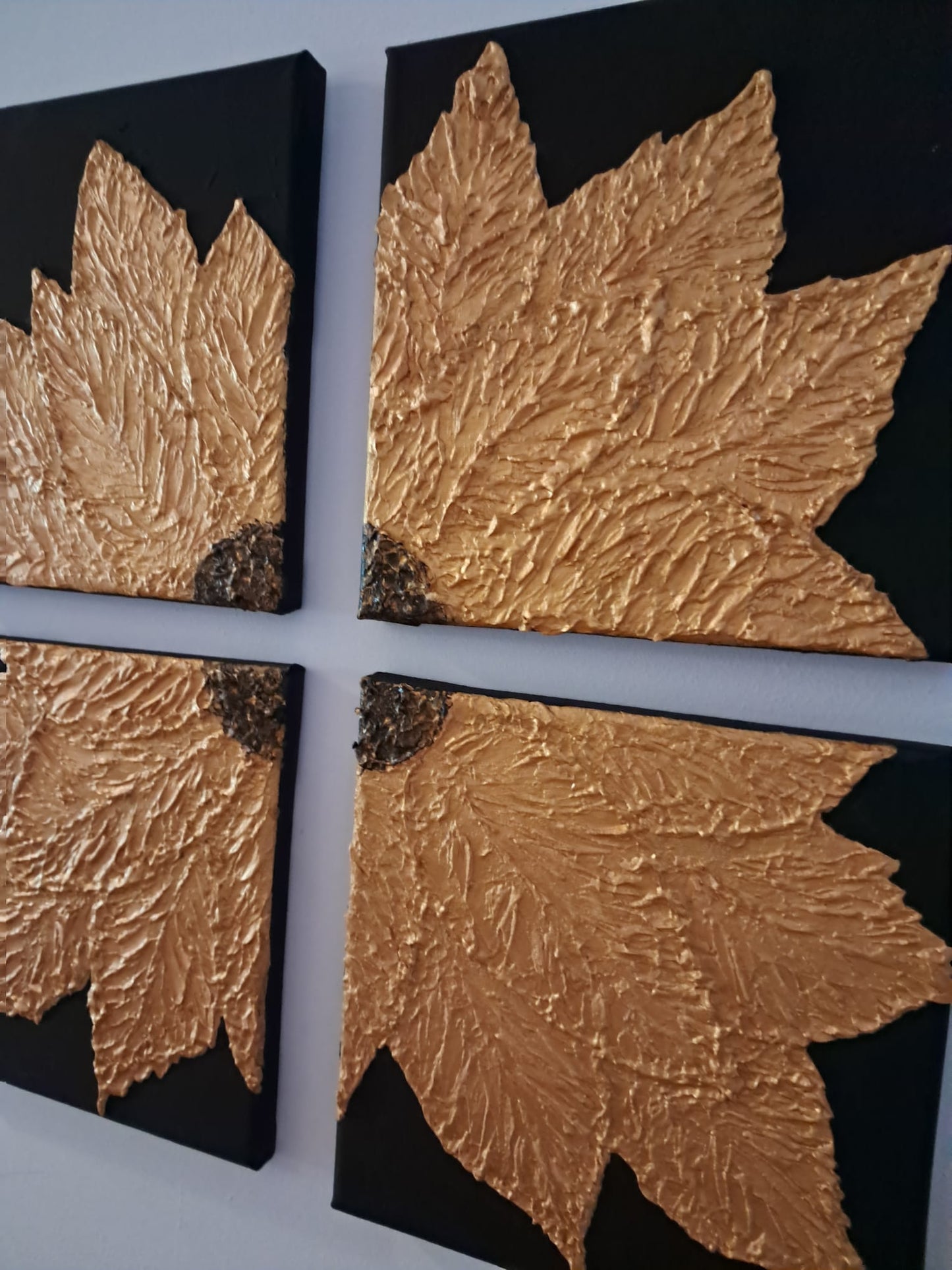 Strukturiertes Tetraptichon in Acryl "Golden Flower"