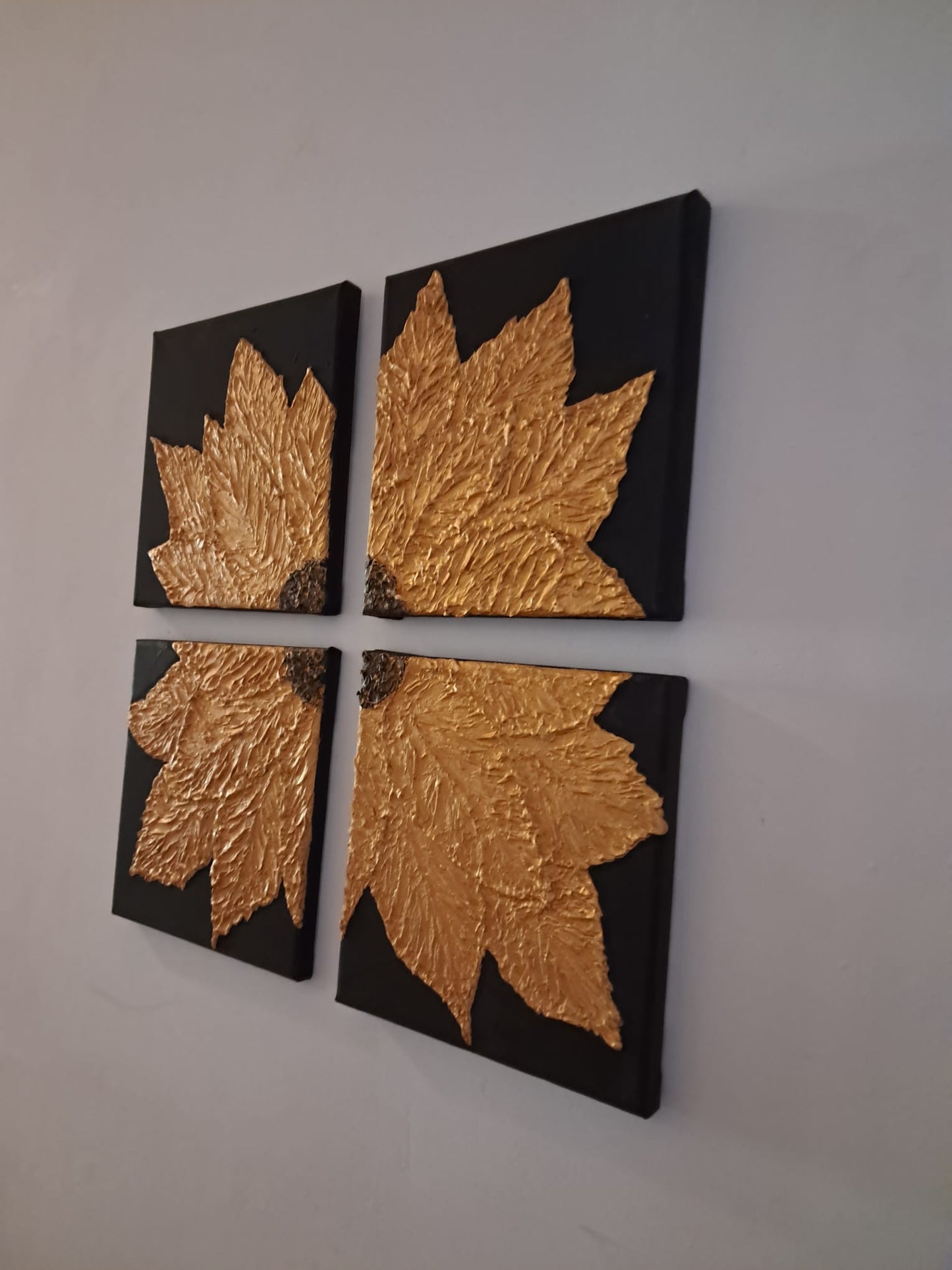 Strukturiertes Tetraptichon in Acryl "Golden Flower"